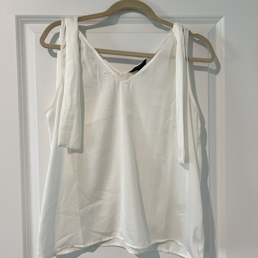 Banana Republic Off White NWOT Tank Flowy